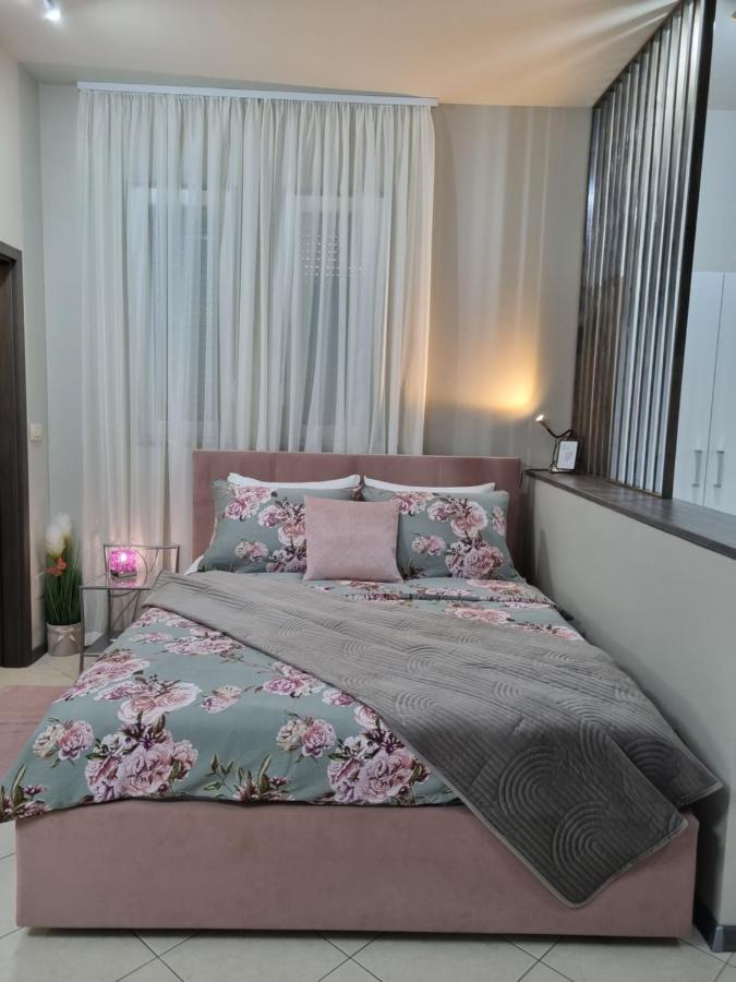 Onlystudio With Free Parking Apartmán *