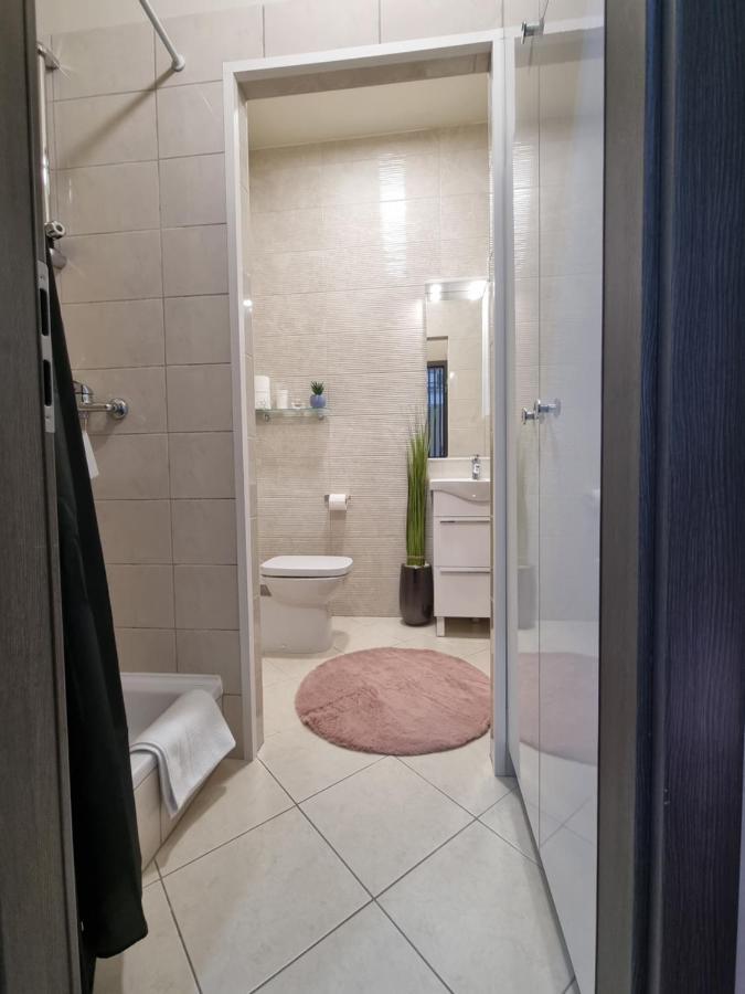 Apartment Onlystudio With Free Parking