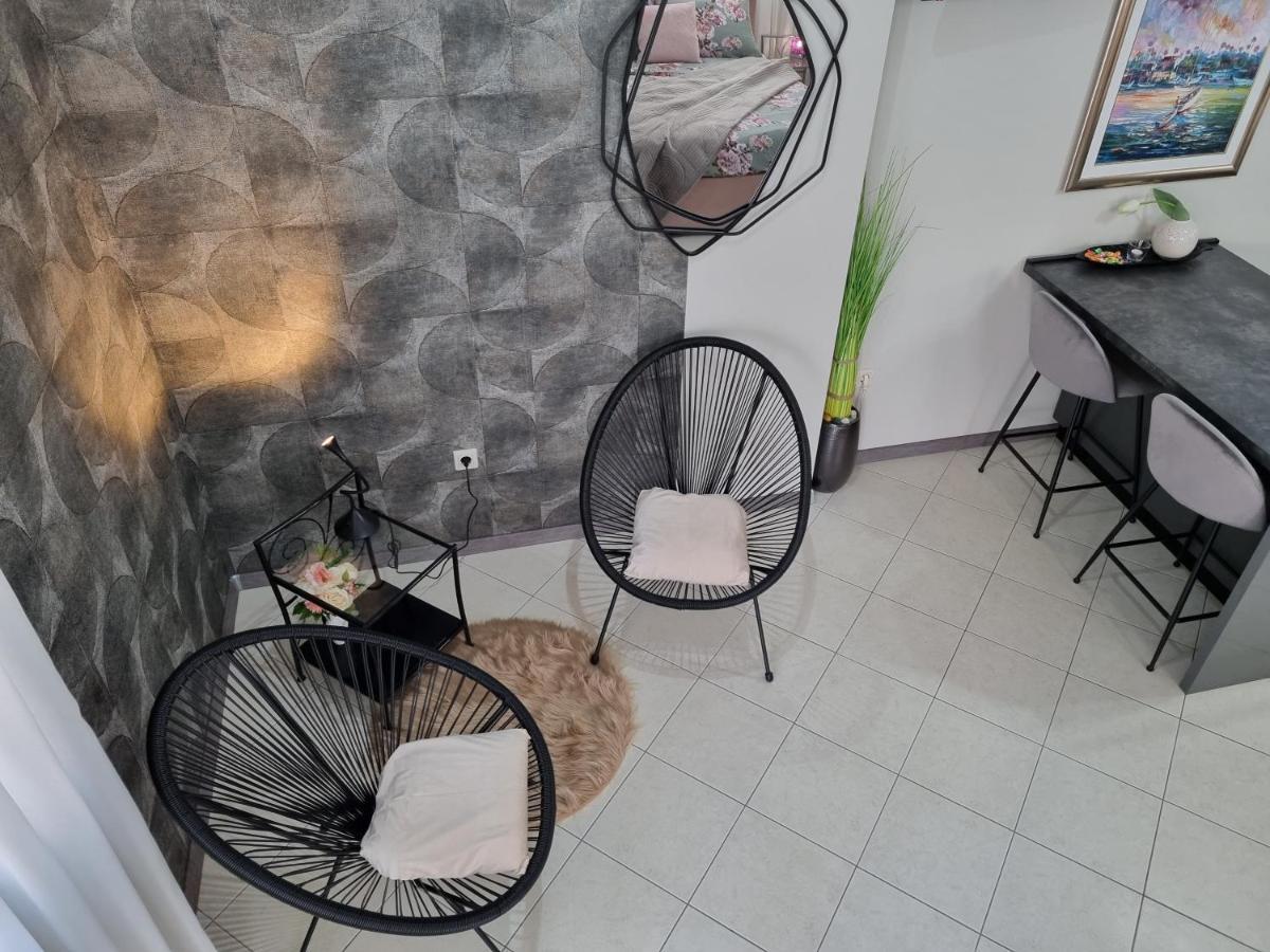 Apartment Onlystudio With Free Parking